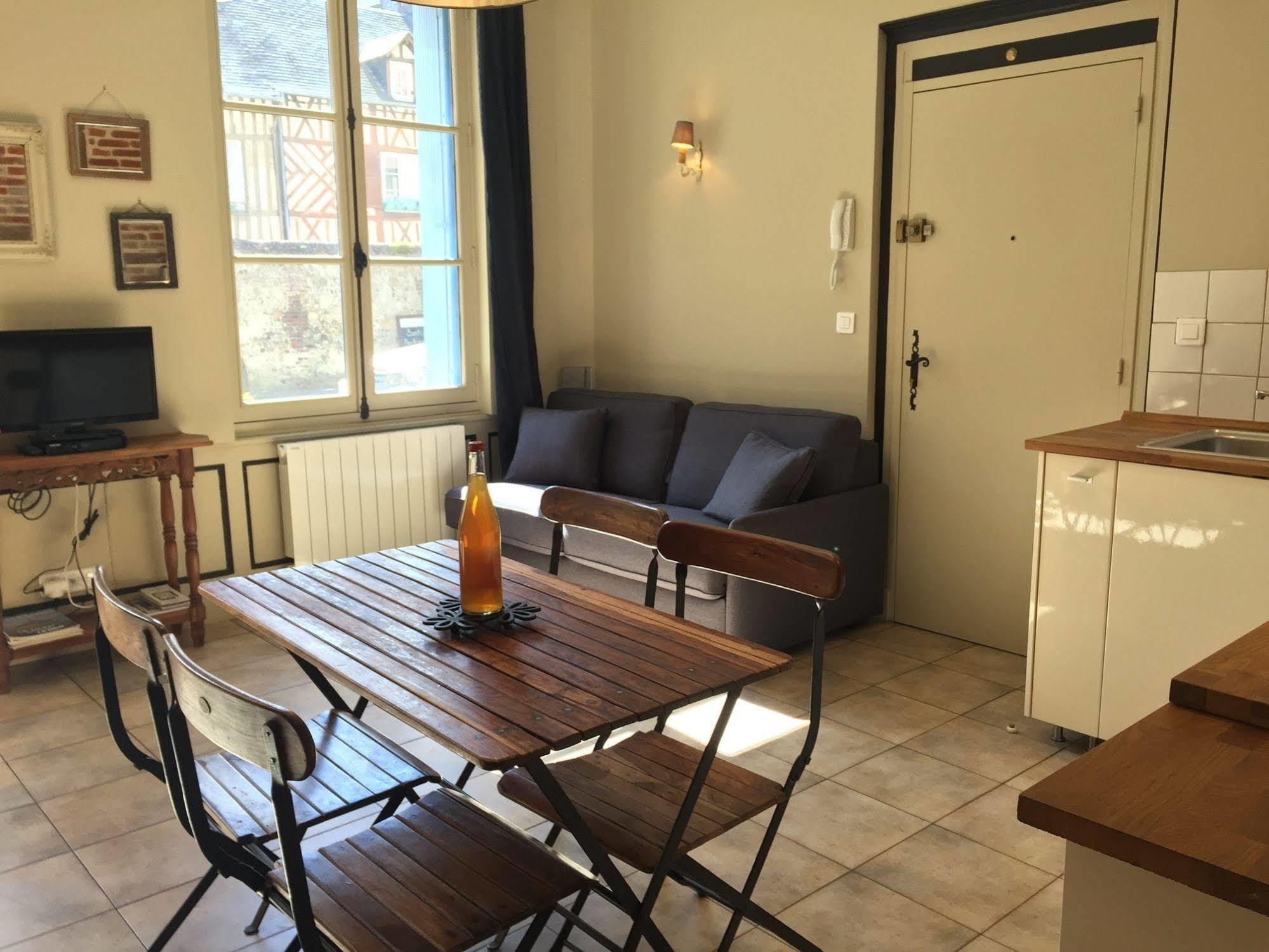 Appartements Du Clos Vorin Honfleur Exterior foto